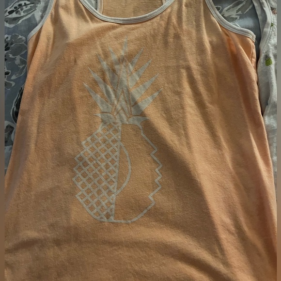 Tank Top Deal ⭐️⭐️ - Picture 4 of 5